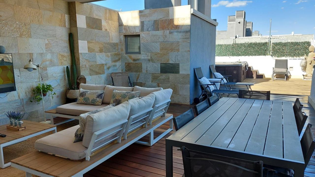 Atico De Lujo Con Jacuzzi Climatizado En Terraza Elche Exterior foto