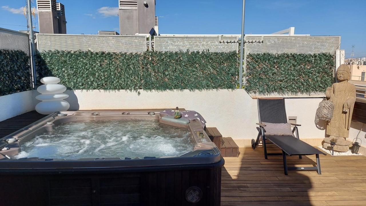 Atico De Lujo Con Jacuzzi Climatizado En Terraza Elche Exterior foto
