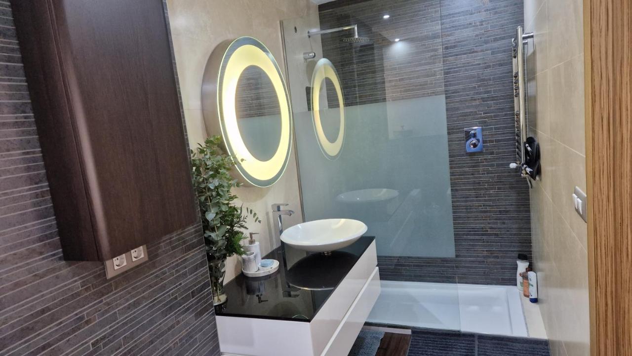 Atico De Lujo Con Jacuzzi Climatizado En Terraza Elche Exterior foto
