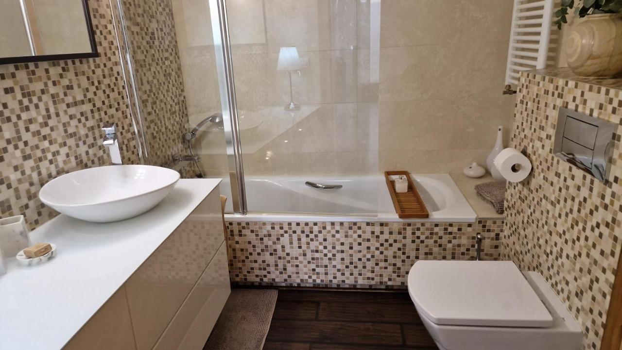Atico De Lujo Con Jacuzzi Climatizado En Terraza Elche Exterior foto