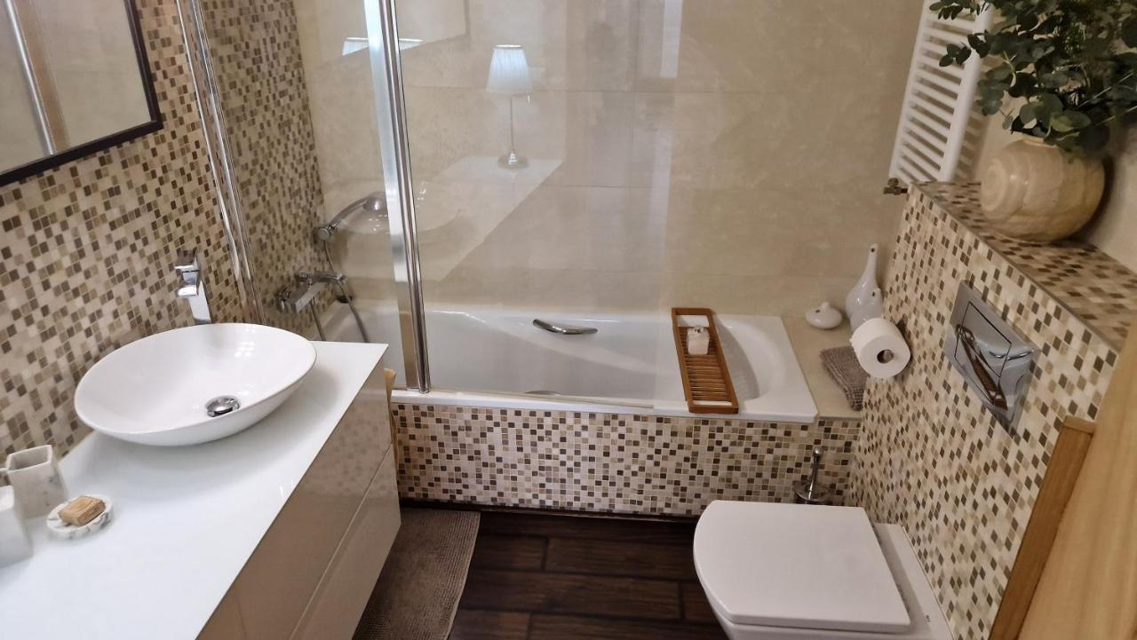 Atico De Lujo Con Jacuzzi Climatizado En Terraza Elche Exterior foto