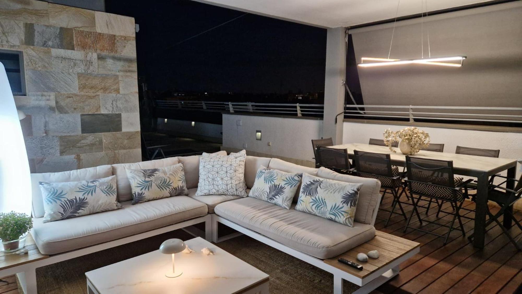 Atico De Lujo Con Jacuzzi Climatizado En Terraza Elche Exterior foto